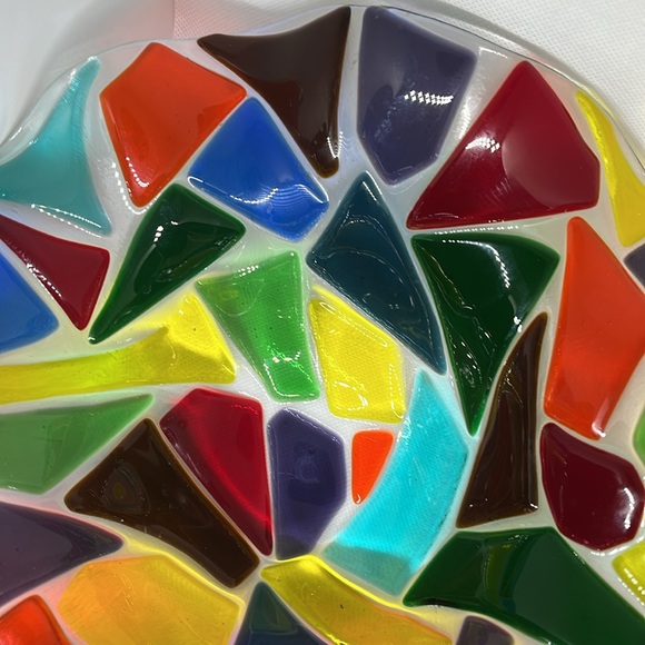 Fused art glass bowl - Picture 5 of 15